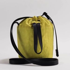 BAGGU bucket bag // Olive Green // like new